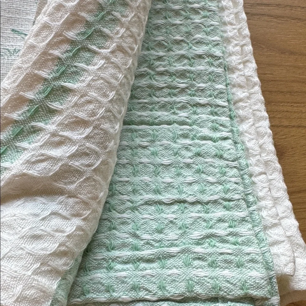 Set of 5 Shabby Chic bunny-themed kitchen towels